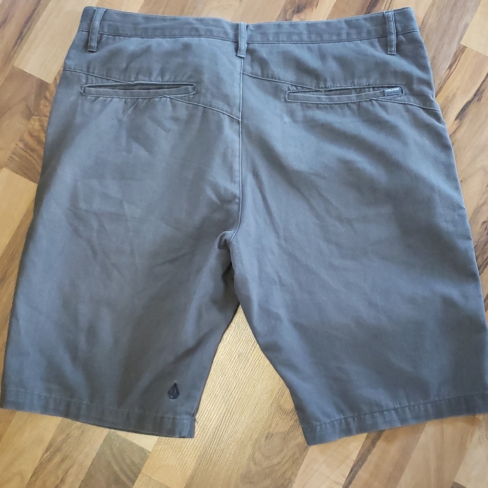 Mens volcom shorts size 36